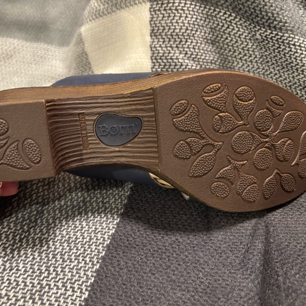 Born Women's Navy Leather Blue Sandals - Picture 4 of 5